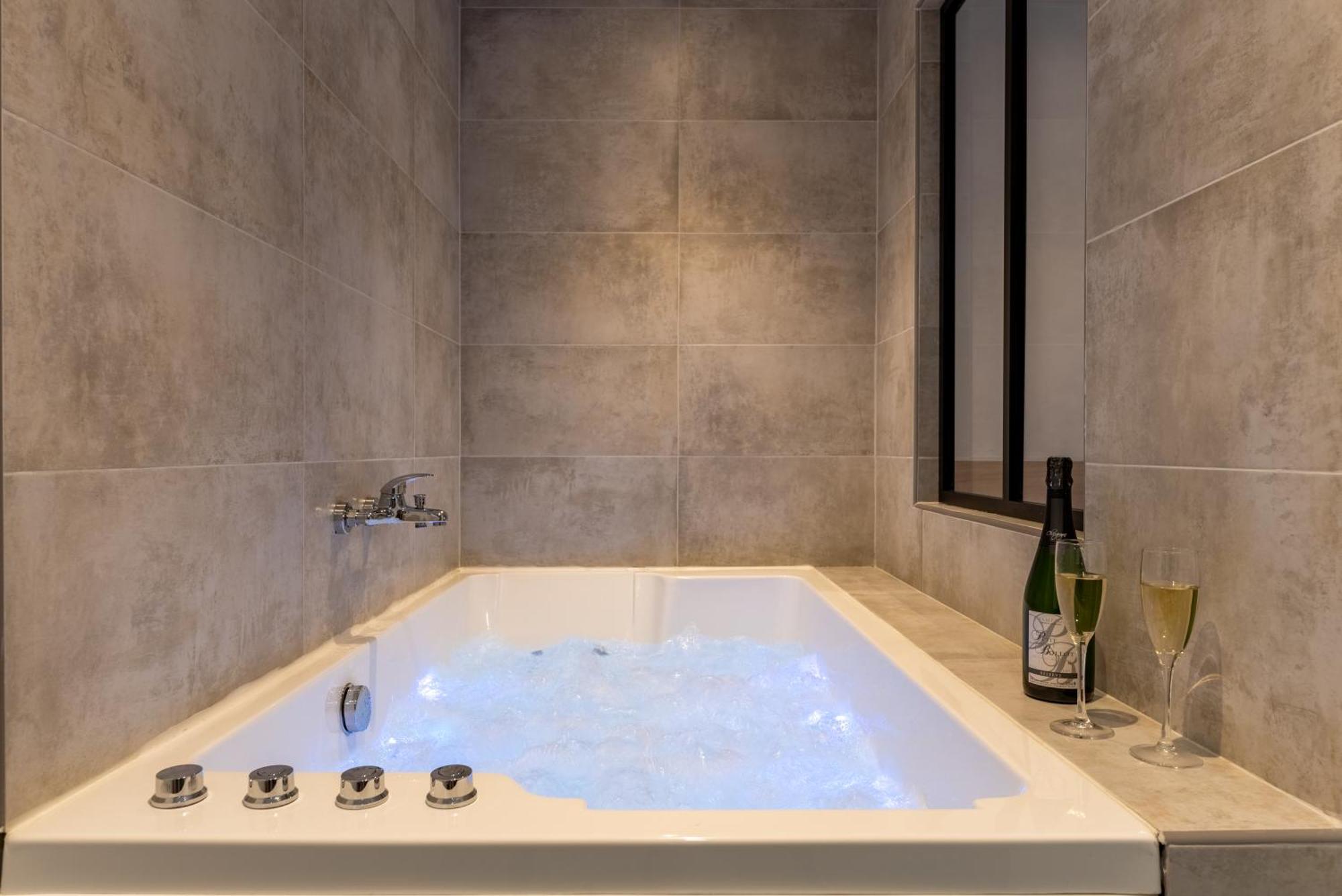 Le Fruit Defendu "Love Room" Jacuzzi Centre Ville Rouen Eksteriør bilde
