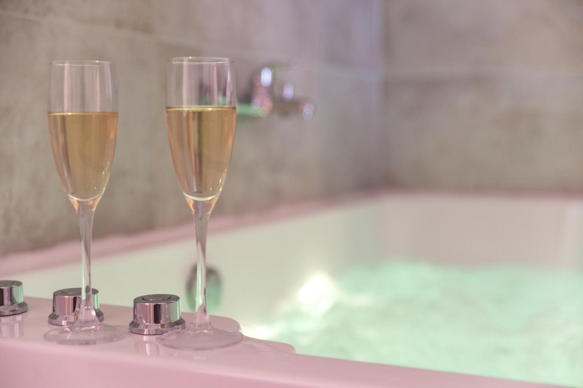 Le Fruit Defendu "Love Room" Jacuzzi Centre Ville Rouen Eksteriør bilde